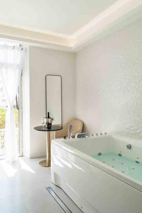 Suite Luxe Jacuzzi Κάννες Εξωτερικό φωτογραφία