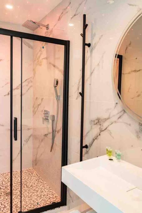 Suite Luxe Jacuzzi Κάννες Εξωτερικό φωτογραφία
